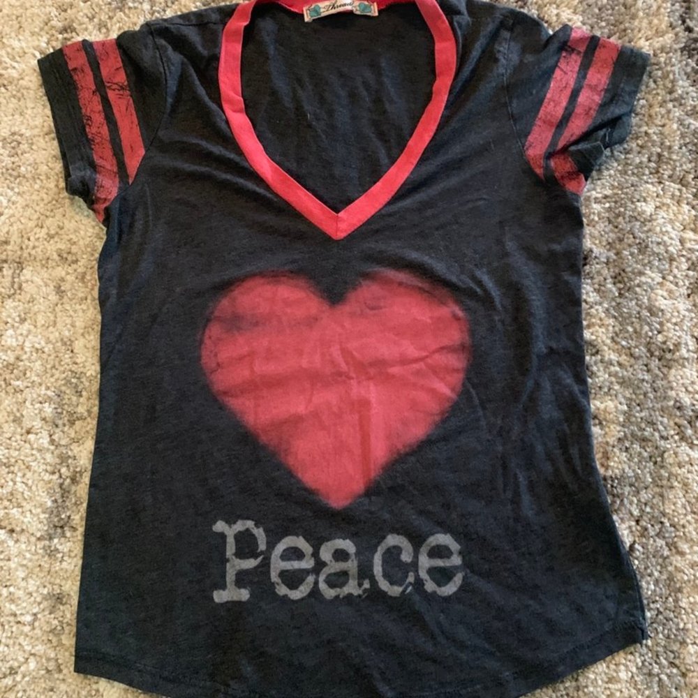Gray PEACE Heart Fitted Top Shirt Womans sz Small